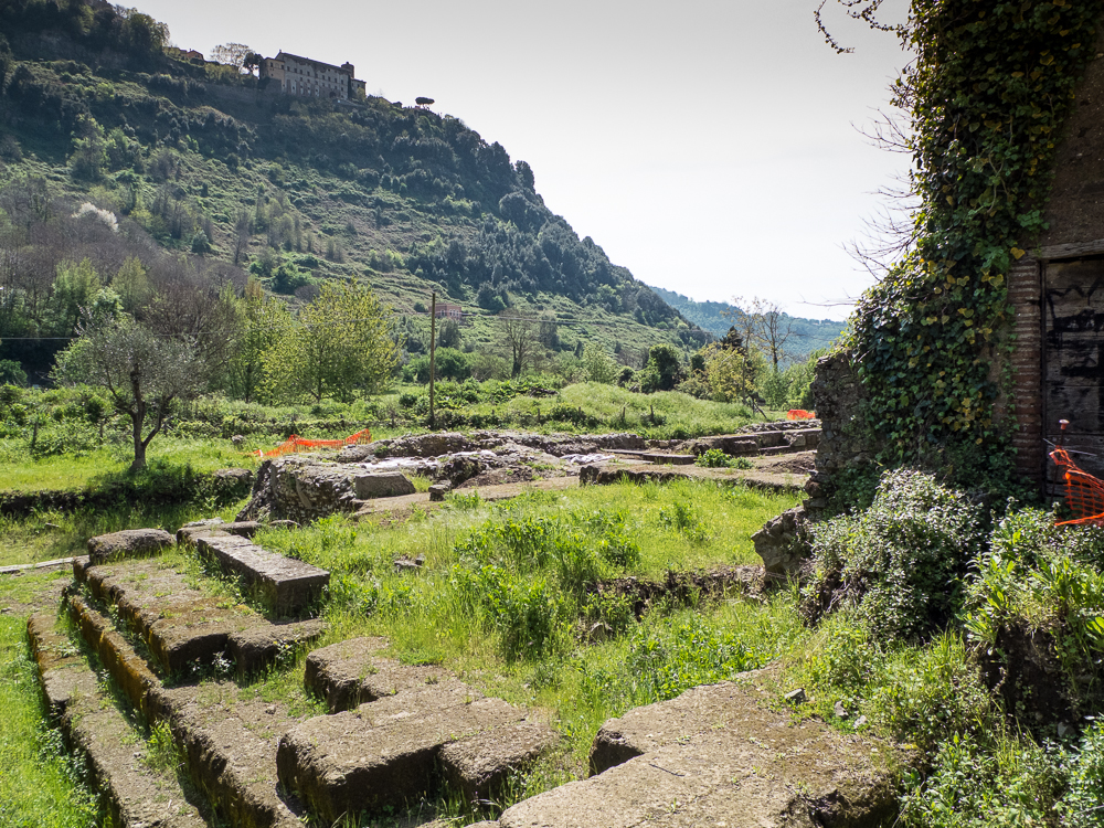 Diana_temple_nemi
