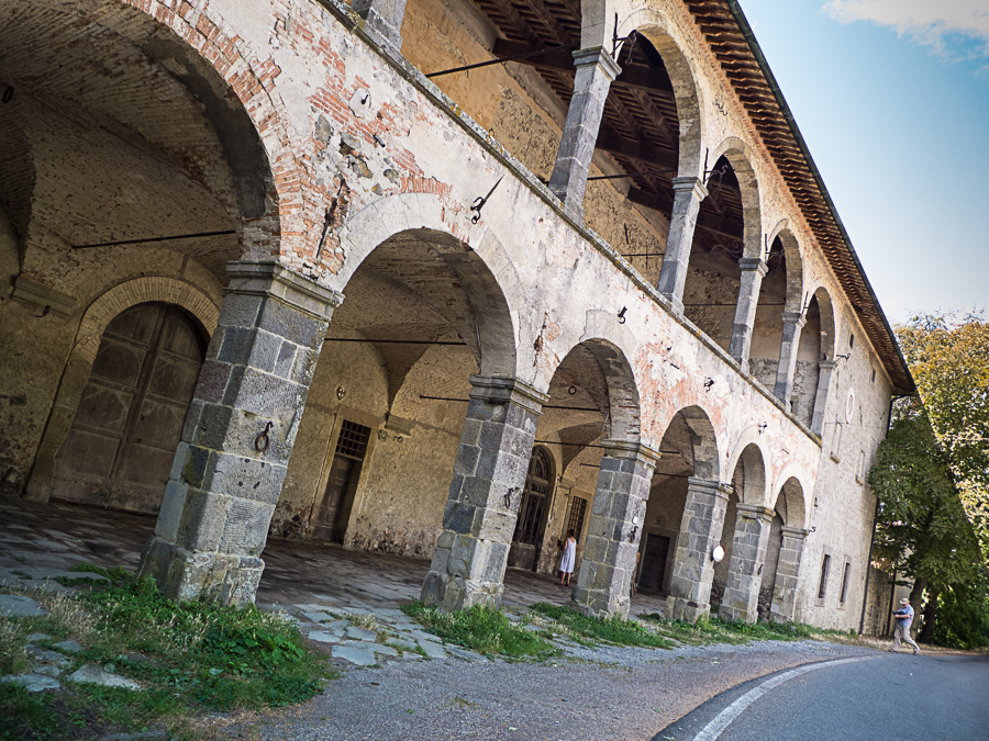Medici Post house